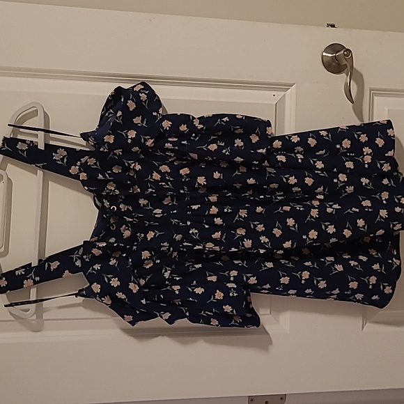 3/$27 Missguided floral dress - Picture 1 of 7